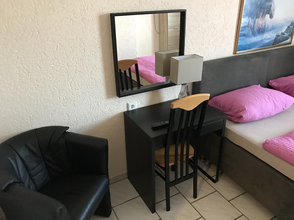 Hotel Rhein Inn Remagen Bagian luar foto